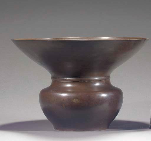 A JAPANESE GLOBULAR VASE
19TH CENTURY