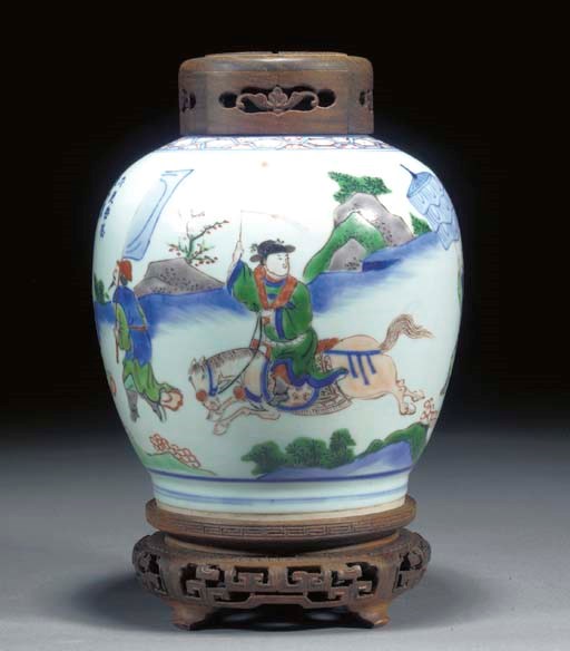 A WUCAI OVOID JAR
TRANSITIONAL