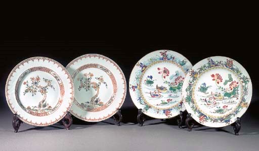 FOUR FAMILLE VERTE PLATES
EARLY 18TH CENTURY