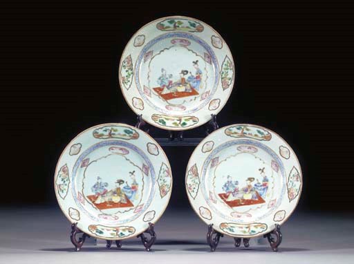 THREE FAMILLE ROSE EXPORT PLATES
18TH CENTURY
