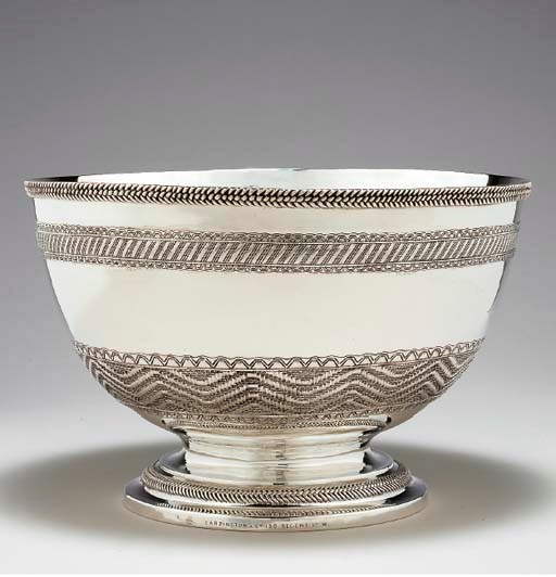 A VICTORIAN SILVER PUNCH BOWL WITH MILITARY PRESENTATION,