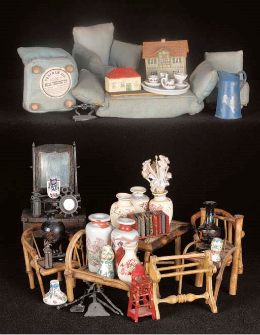 1920/30s dolls' house furniture