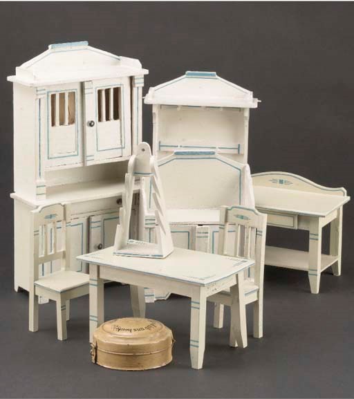 Large scale Gottschalk kitchen dolls' house furniture