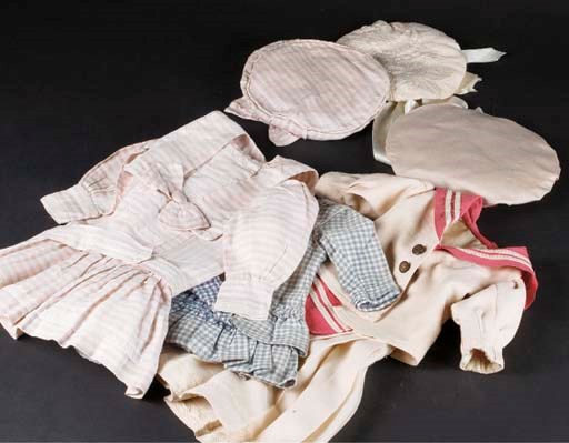 Dolls' clothes