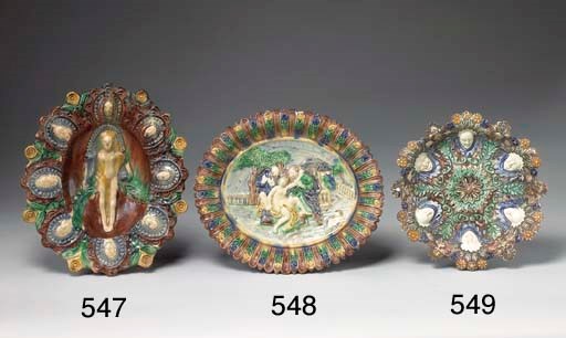 COUPE SUR PIEDOUCHE EN FAIENCE DU TYPE PALISSY DU XVIIème SIECLE
