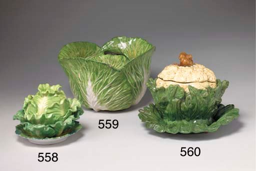 TERRINE TROMPE-L'OEIL, SON PLATEAU ET SON COUVERCLE EN FAIENCE FINE PROBABLEMENT FRANCAISE DU XIXème SIECLE
