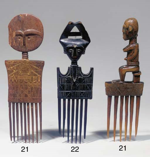 UN PEIGNE BAOULE ET UN PEIGNE ASHANTI
