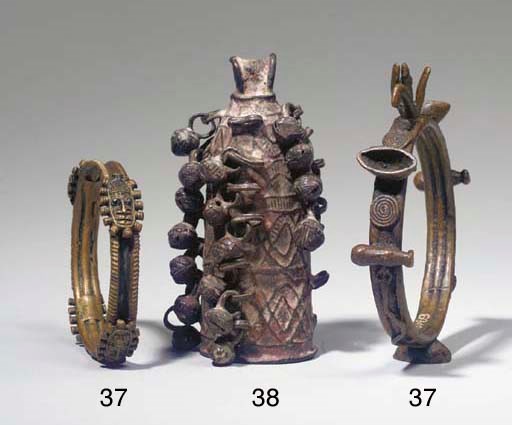 DEUX BRACELETS EN BRONZE DU BENIN