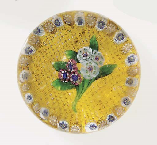 A St Louis garlanded double posy amber-flash weight