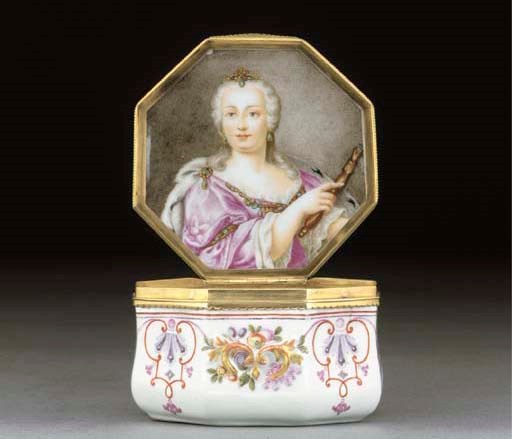 A Vienna (Du Paquier) gold-mounted Royal portrait octagonal snuff-box