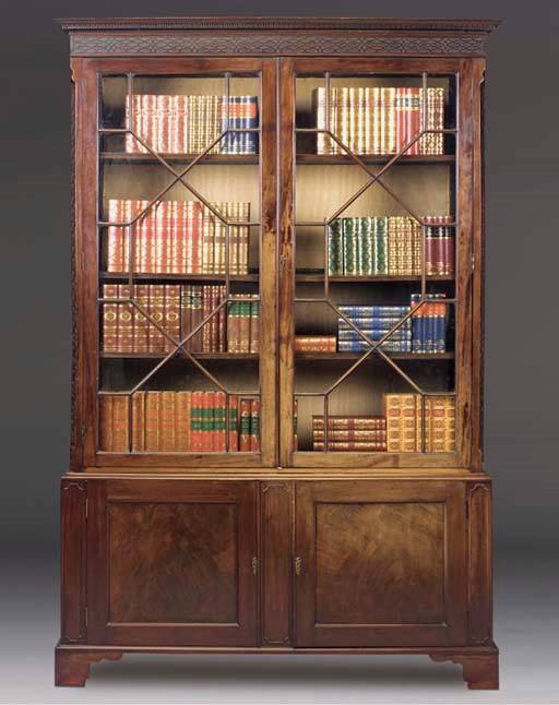 A MAHOGANY DISPLAY BOOKCASE