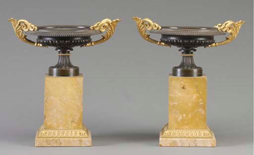 A PAIR OF RESTAURATION BRONZE AND SIENA MARBLE TAZZE ON PEDESTALS,