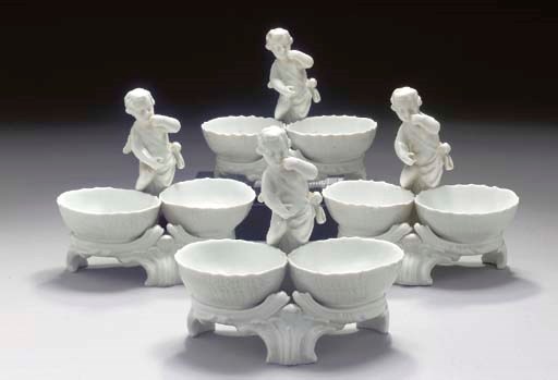 QUATRE SALIERES DOUBLE EN PORCELAINE BLANCHE DE BERLIN DU XIXEME SIECLE