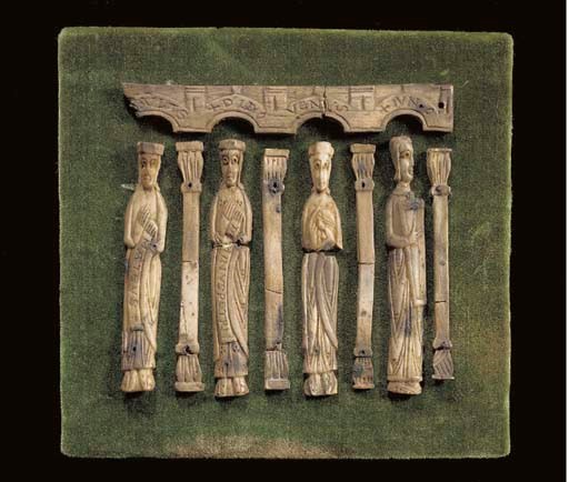 SERIE DE QUATRE FIGURES BIBLIQUES EN OS