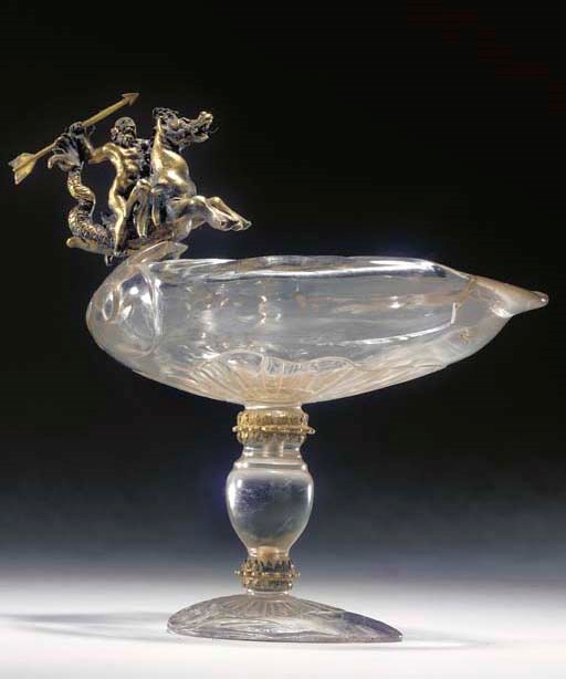 COUPE EN CRISTAL DE ROCHE EN FORME DE COQUILLE DANS LE STYLE DU XVIIEME SIECLE