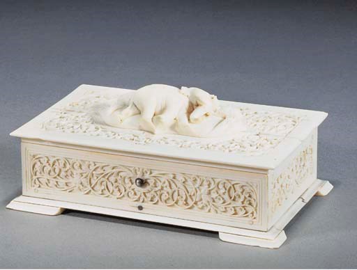 An Indian ivory carved box and hinged cover, Late 19th century