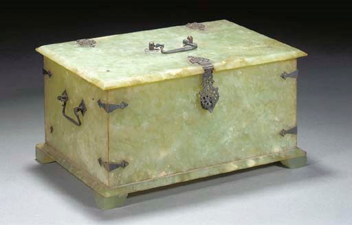 A Mughal-style silver mounted jadeite casket,th century