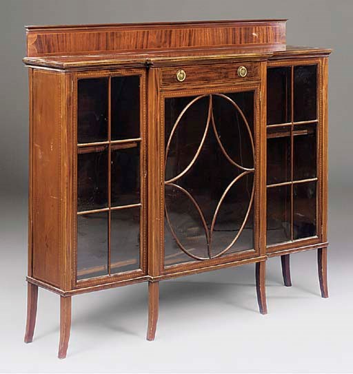 AN EDWARDIAN MAHOGANY DISPLAY CABINET