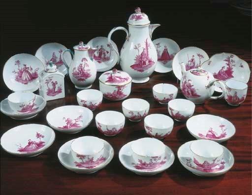 PARTIE COMPOSITE DE SERVICE A THE ET A CAFE EN PORCELAINE DE MEISSEN DU XVIIIème SIECLE