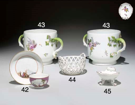 PAIRE DE RAFRAICHISSOIRS EN PORCELAINE DE MEISSEN DU XVIIIème SIECLE