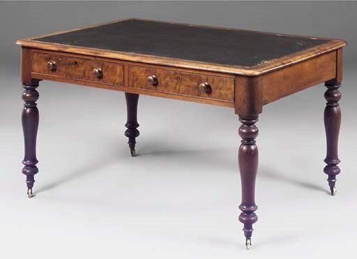 AN EARLY VICTORIAN MAHOGANY LIBRARY TABLE