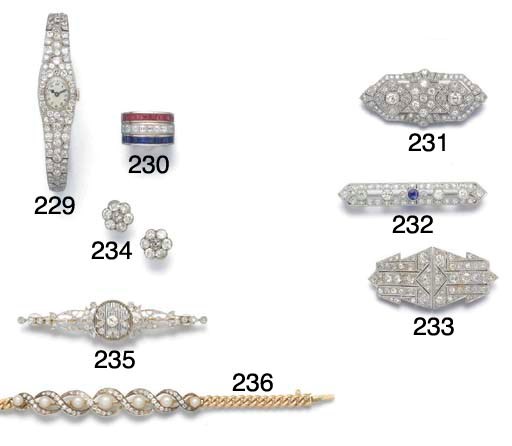 A diamond double clip brooch