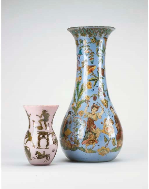 DEUX VASES EN VERRE