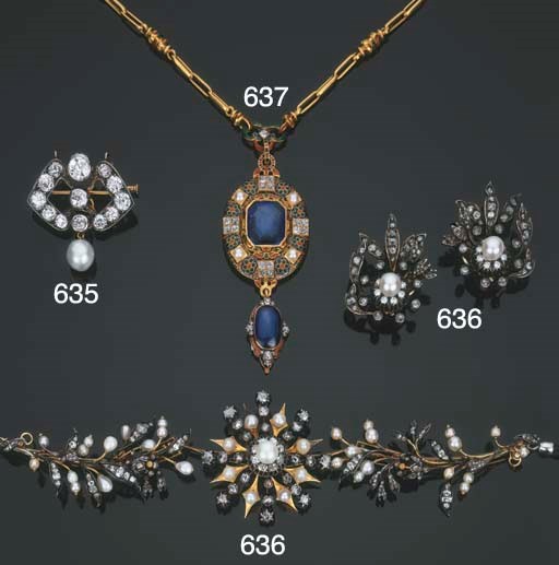 ANTICA COLLANA DI GUSTO "HOLBEINESQUE" CON PENDENTE IN ORO, SMALTI, PERLE COLTIVATE, ZAFFIRI E DIAMANTI