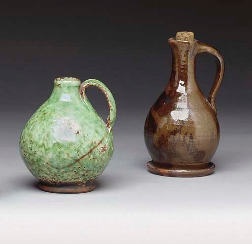 A GROUP OF TWO GLAZED REDWARE ITEMS