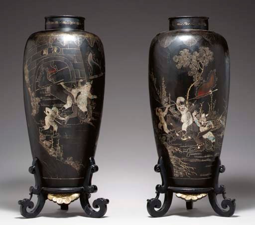 A PAIR OF CHINESE LACQUER VASES