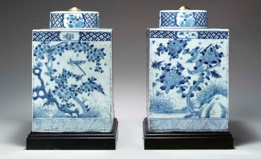 A LARGE PAIR OF BLUE AND WHITE TEA CANNISTERS AND COVERS
