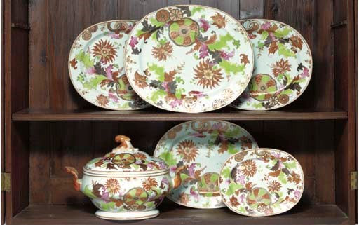 A 'PSEUDO TOBACCO LEAF' PART DINNER SERVICE
