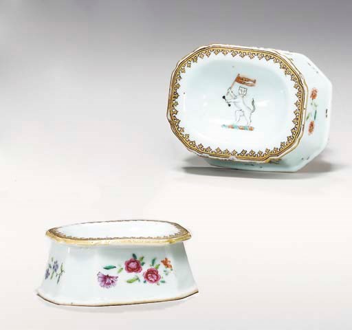 A PAIR OF CRESTED SALTS