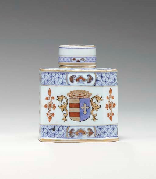 AN ARMORIAL TEA CADDY AND COVER