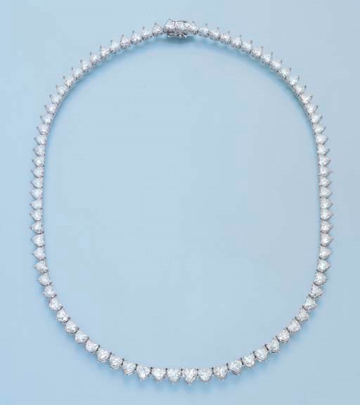 A DIAMOND RIVIERE NECKLACE