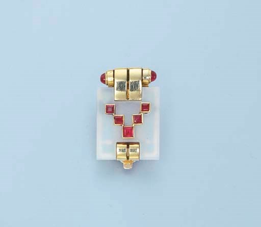 A GEM-SET CLIP BROOCH, BY VAN CLEEF & ARPELS