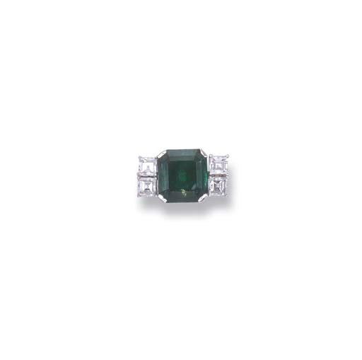 AN EMERALD AND DIAMOND RING