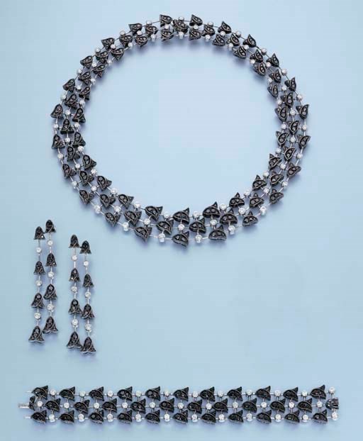 A BLACK DIAMOND AND DIAMOND 'BLUE BELL' SUITE, BY GRAFF