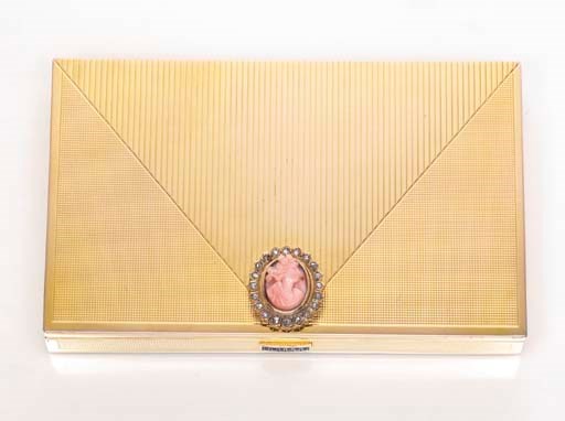 A GOLD VANITY CASE, BY BROUDARGE