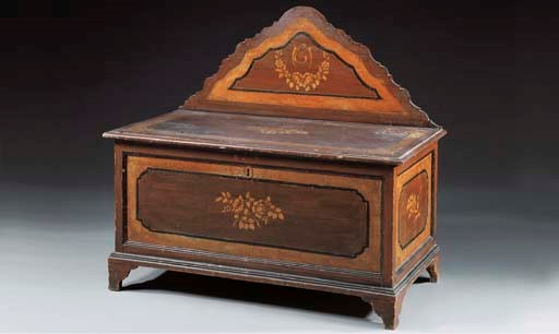 CASSAPANCA CON SPALLIERA IN LEGNO DIPINTO, SECOLO XIX,