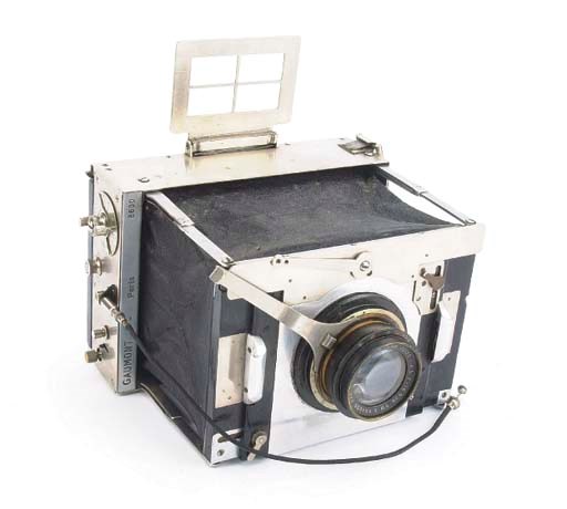 Collapsable press camera