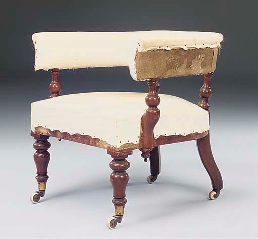 AN EARLY VICTORIAN MAHOGANY LIBRARY CHAIR