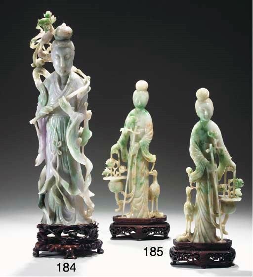 DEUX STATUETTES DE GUANYIN EN JADEITE