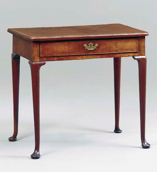 A GEORGE II WALNUT SIDE TABLE