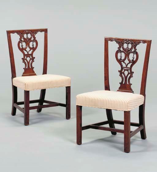 A PAIR OF EARLY GEORGE III MAHOGANY SIDE CHAIRS