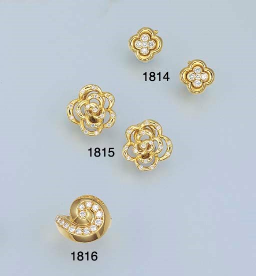 A PAIR OF 18K GOLD AND DIAMOND EAR CLIPS, BY VAN CLEEF & ARPELS
