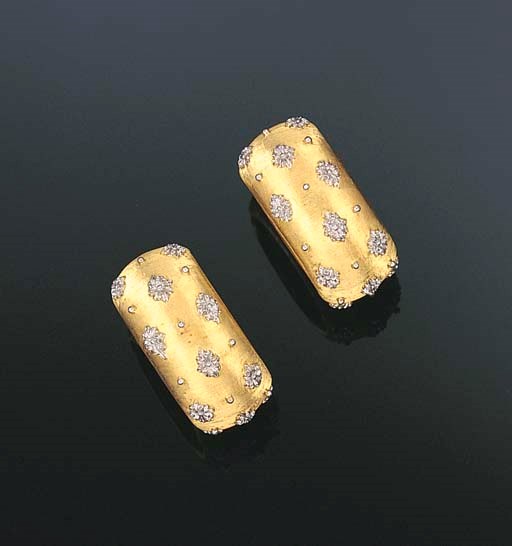 A PAIR OF 18K TWO-COLOURED EAR HOOPS, BY GIANMARIA BUCCELLATI
