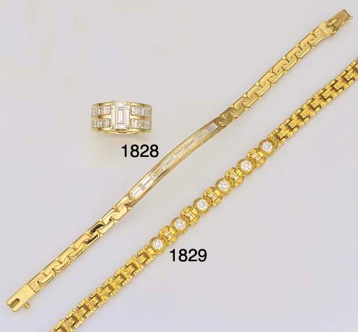A SET OF DIAMOND JEWELLERY
