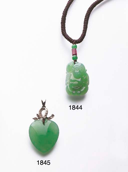 A JADEITE HEART AND DIAMOND PENDANT NECKLACE