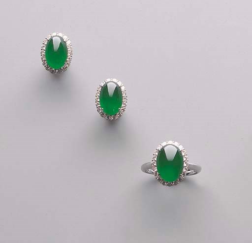 A SET OF JADEITE AND DIAMOND JEWELLERY